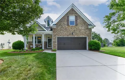 4516 Treebark Ln, High Point, NC 27265