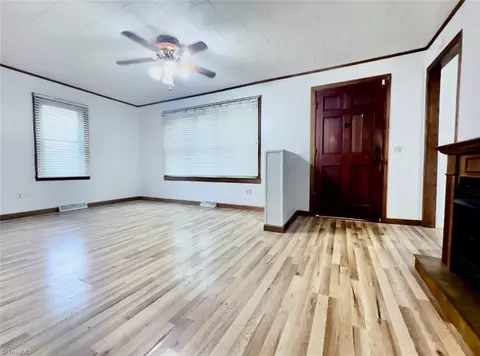 Living - 422 Friddle Dr, High Point, NC 27260 photo 1 of 3
