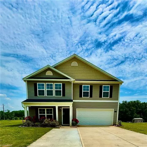 129 Ashfield Ln, Lexington, NC 27292