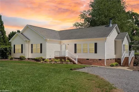 2432 Old Climax Rd, Pleasant Garden, NC 27313