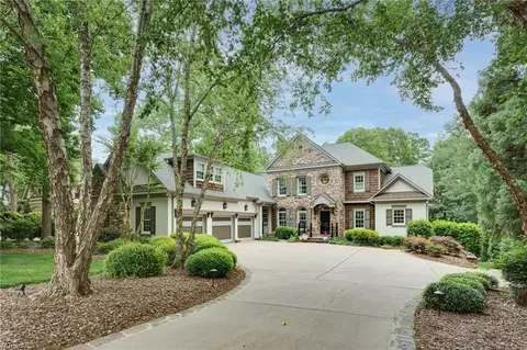 9 Blue Gill Cv, Greensboro, NC 27455