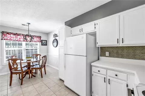2952 Eagle Pointe Dr, High Point, NC 27265 photo 11