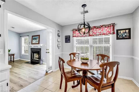 2952 Eagle Pointe Dr, High Point, NC 27265 photo 7