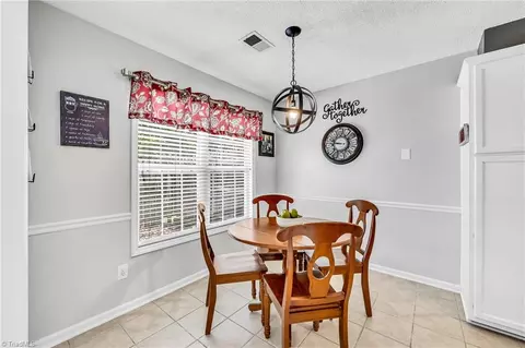 2952 Eagle Pointe Dr, High Point, NC 27265 photo 8