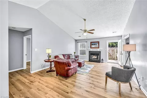 2952 Eagle Pointe Dr, High Point, NC 27265 photo 4