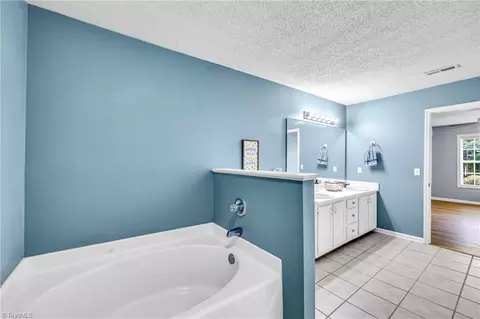 2952 Eagle Pointe Dr, High Point, NC 27265 photo 15