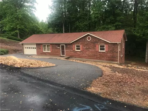 1523 Beech Cir, Wilkesboro, NC 28697