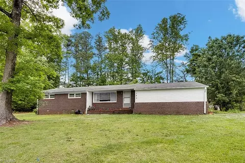 125 Oak Ln, Randleman, NC 27317