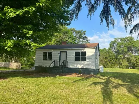 125 Ivanhoe Ln, Statesville, NC 28625