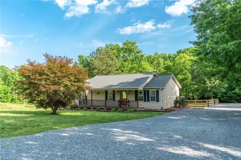 4688 Beau Ct, Trinity, NC 27370