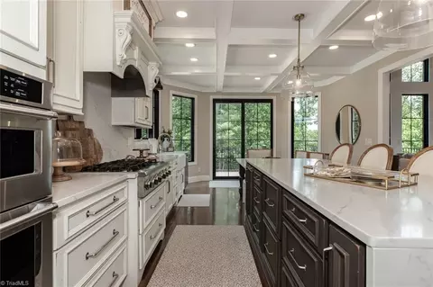 542 Hawks Nest Trl, Purlear, NC 28665 photo 13