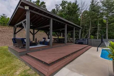 542 Hawks Nest Trl, Purlear, NC 28665 photo 50