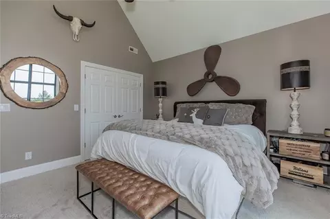 542 Hawks Nest Trl, Purlear, NC 28665 photo 24