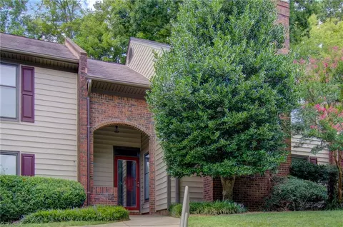2310 Brandt Vlg, Greensboro, NC 27455