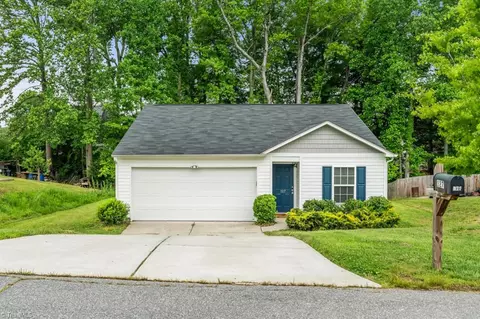 127 High Ridge Ct, Lexington, NC 27295