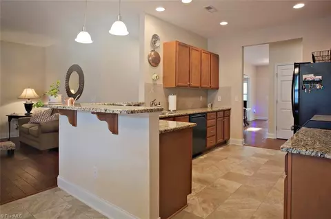 6237 Queens Gate Ct, Clemmons, NC 27012 photo 9