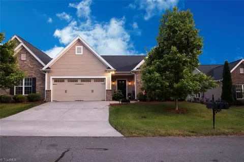 6237 Queens Gate Ct, Clemmons, NC 27012 photo 2
