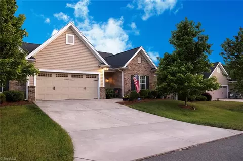 6237 Queens Gate Ct, Clemmons, NC 27012