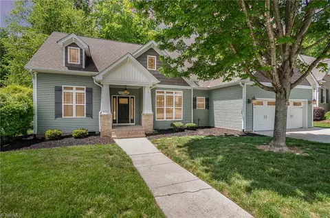 5711 Bromley Dr, Kernersville, NC 27284