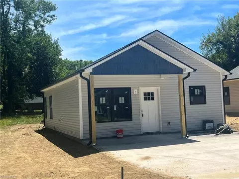 325 Pickett Pl, High Point, NC 27262