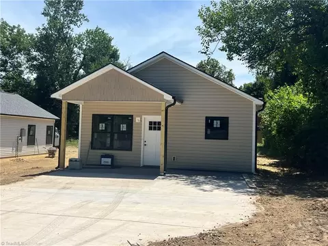 327 Pickett Pl, High Point, NC 27262