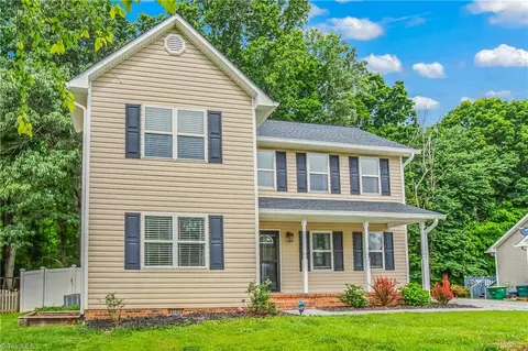 130 Spring Park Ct, Clemmons, NC 27012