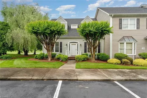 3727 Cardinal Downs Dr, Greensboro, NC 27410