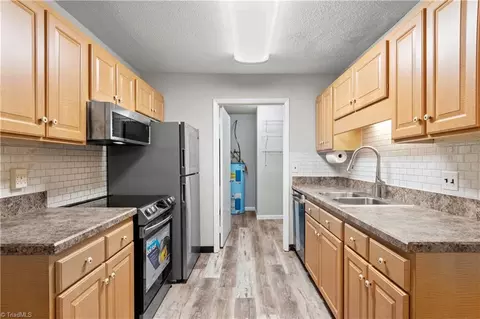 2240 Sunderland Rd #50N, Winston Salem, NC 27103