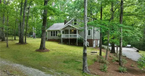 740 Black Lake Rd, Thomasville, NC 27360