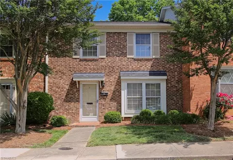 3206 Regents Park Ln #C, Greensboro, NC 27455