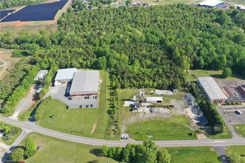 01 Newsome Rd, King, NC 27021