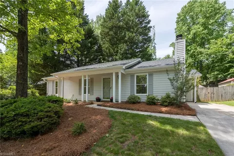 5323 N Oaks Dr, Greensboro, NC 27455