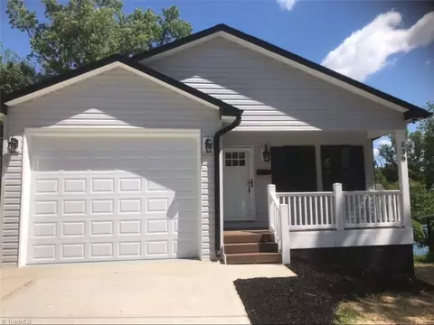 239 Elm St E, Mount Airy, NC 27030