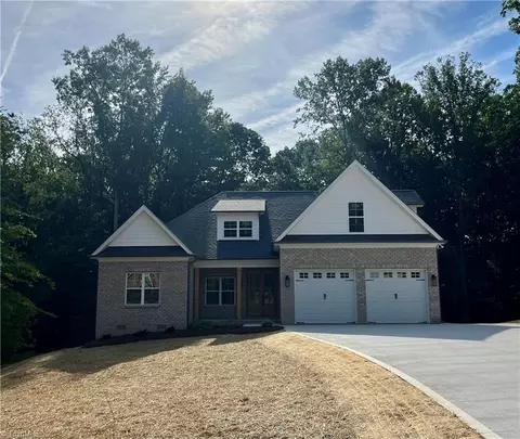 915 Kapstone Xing, Lexington, NC 27295