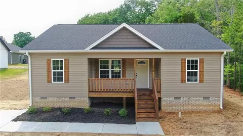 308 Druid Hills Dr, Lexington, NC 27292