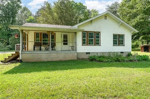 4721 Rolling Rd, Trinity, NC 27370