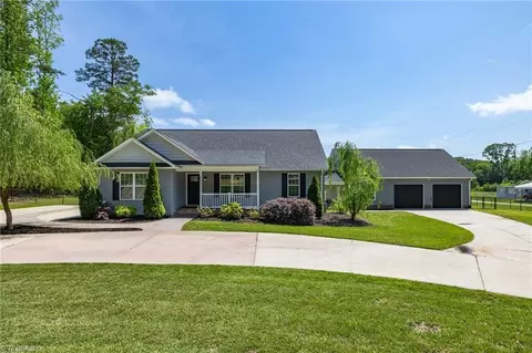 351 Joe Hege Rd, Clemmons, NC 27012