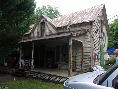 109 River Dr E, Randleman, NC 27317