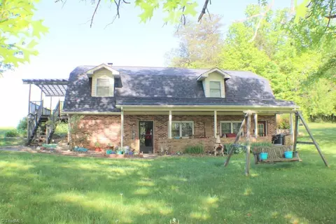 29 Perry Bowman Rd, Ararat, VA 24053