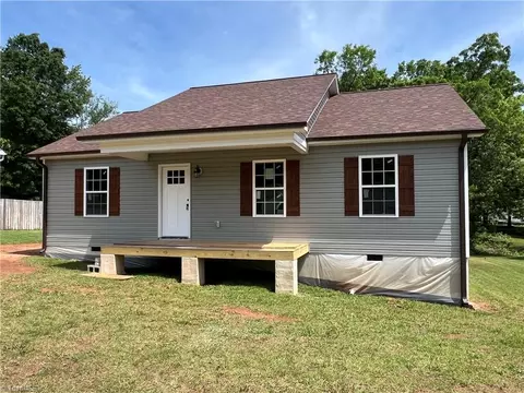 407 Ayersville Rd N, Mayodan, NC 27027