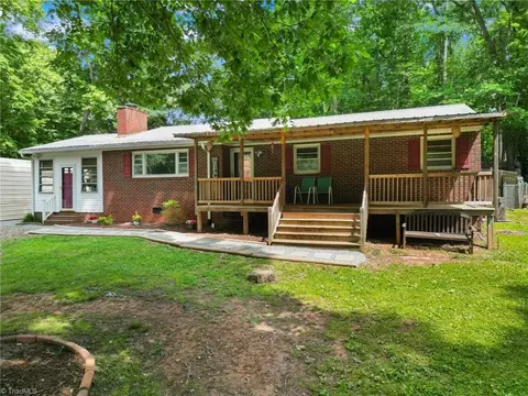 3908 Sedgegrove Rd, Greensboro, NC 27407