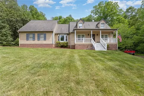 6065 Balsom Rd, Pfafftown, NC 27040