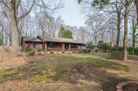 204 Woodburn Pl, Advance, NC 27006