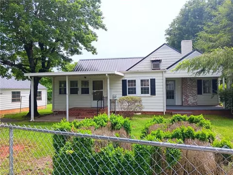 145 Wall St S, Elkin, NC 28621