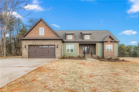 671 Ogburn Mill Rd, Stokesdale, NC 27357