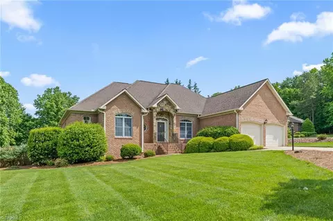 6974 Chapsworth Dr, Trinity, NC 27370 photo 2