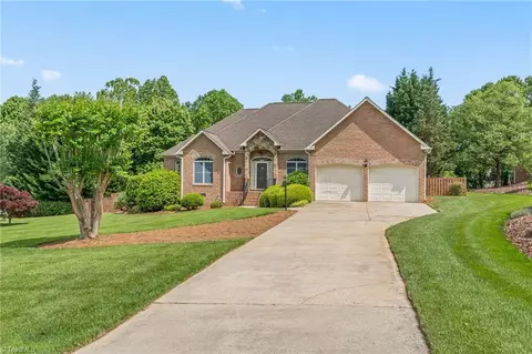 6974 Chapsworth Dr, Trinity, NC 27370