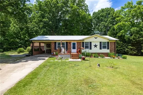 411 Palmer Rd, Lexington, NC 27292