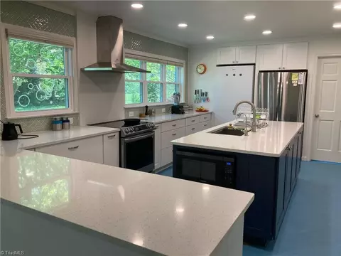 1608 Valleymede Rd, Greensboro, NC 27410
