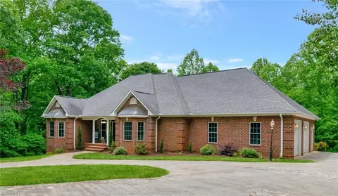 306 Riverwood Dr, Elkin, NC 28621